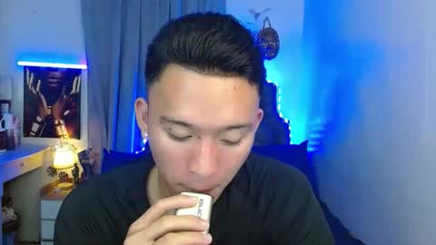 Snapshot of iconicmateo chatting on October 23, 6:00 pm Mateo online show from October 23, 6:00 pm
