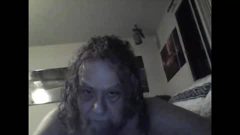 Snapshot of icu2try2xs2 chatting on February 25, 2:22 pm icu2try2xs2 online show from February 25, 2:22 pm