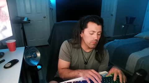 Snapshot of icy_ivy chatting on January 1, 6:15 am Ivan online show from January 1, 6:15 am