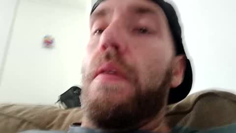 Snapshot of icyfucktoy chatting on February 27, 3:05 pm icyfucktoy online show from February 27, 3:05 pm