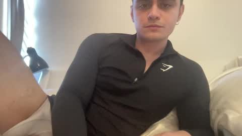 idkimjusttyping1000 online show from November 3, 6:53 pm