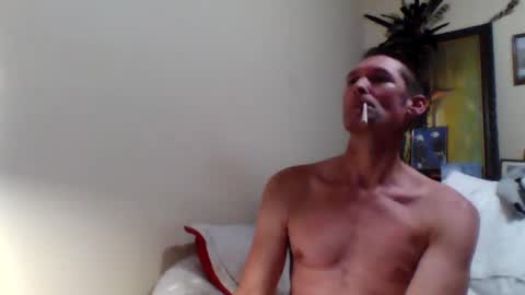 Snapshot of ifoundthegspot chatting on October 23, 6:28 am Darthmark420 online show from October 23, 6:28 am