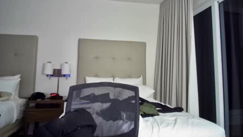 Amiri Roue online show from December 13, 11:02 am