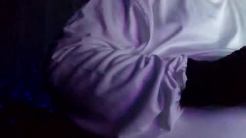 Snapshot of ilikewentyoubiteyoulips chatting on October 31, 11:08 pm ilikewentyoubiteyoulips online show from October 31, 11:08 pm