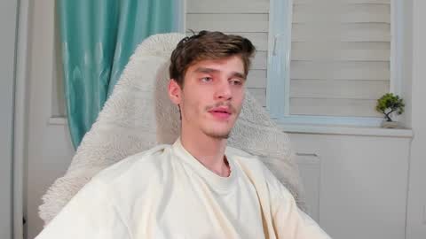 Snapshot of illusions888 chatting on February 1, 5:05 pm D-Illusion online show from February 1, 5:05 pm