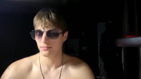 ilyahrr online show from April 17, 9:28 pm