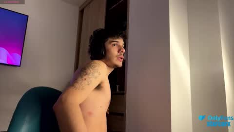 Theo --- OnlyFans stxrcorx online show from September 29, 4:33 am