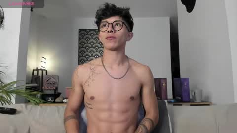 IM  THOMAS online show from May 28, 12:52 am