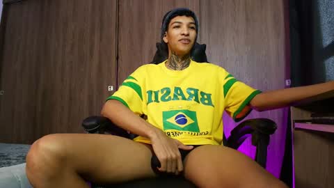 im_usuga online show from June 6, 11:49 am