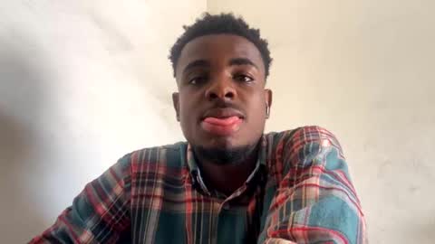 Snapshot of imaking01 chatting on February 24, 11:32 am imaking01 online show from February 24, 11:32 am