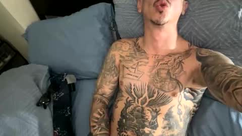 imallyours232323 online show from April 12, 11:16 pm