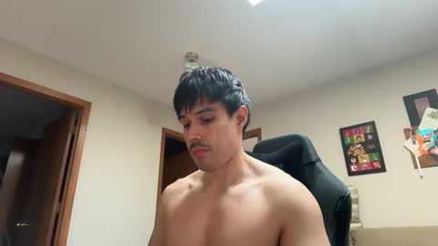 Lucas online show from April 8, 6:27 pm