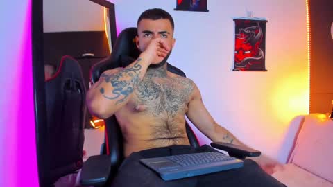 Brayan Chavez online show from December 18, 3:47 am