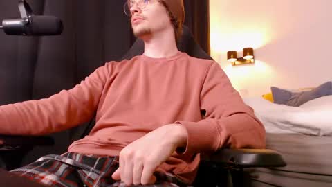 Sam online show from April 6, 5:14 pm