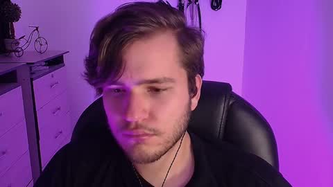Jess online show from December 3, 6:38 pm