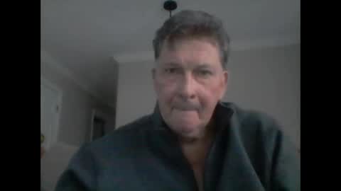 island625103 online show from February 9, 10:00 pm