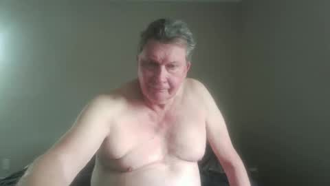 island625103 online show from September 27, 5:44 pm