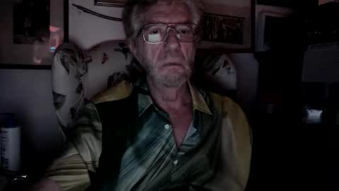 ImYourBitch online show from May 3, 5:54 am
