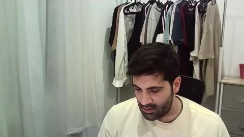 italianboybcn online show from January 14, 6:40 am