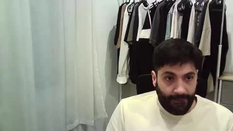 italianboybcn online show from January 6, 7:34 am