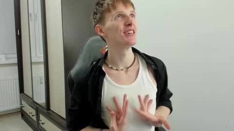 Ethan online show from December 14, 7:04 am