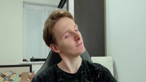 Ethan online show from January 7, 6:24 pm