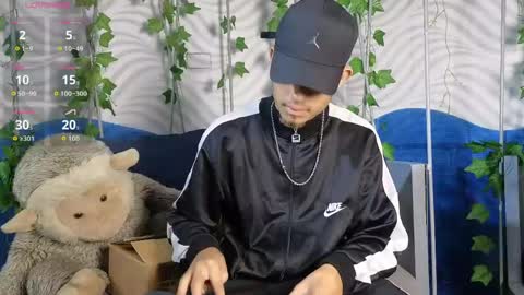 itszairen online show from June 3, 4:03 am