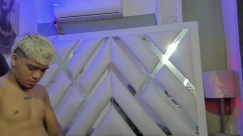 izaack online show from January 12, 12:55 pm