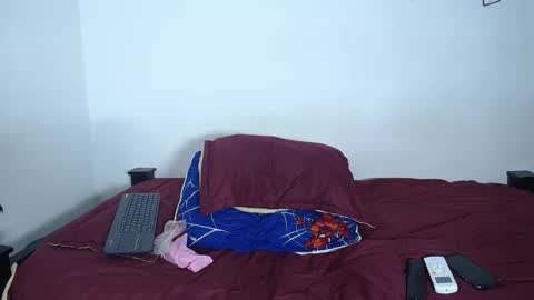 izaack online show from September 27, 1:58 am