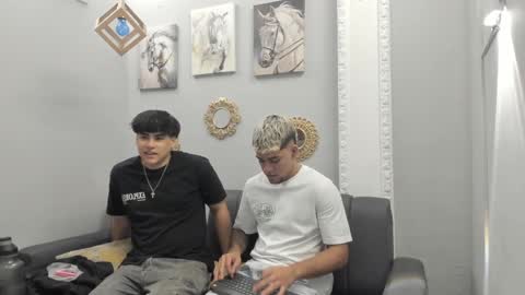 izaack online show from February 1, 12:26 pm