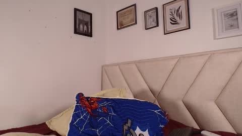 izaack online show from October 9, 4:17 am