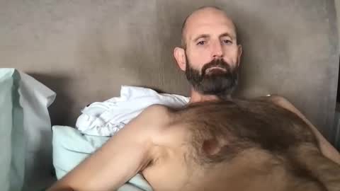 izzysboytoy1 online show from November 12, 12:44 pm