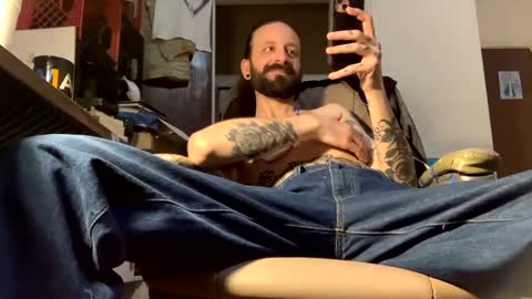 Snapshot of j_boogie_mane chatting on March 9, 1:25 am j boogie online show from March 9, 1:25 am