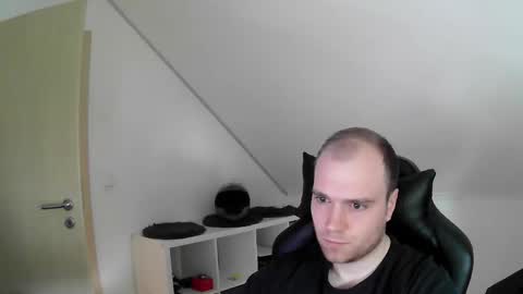 here4y online show from February 22, 10:27 am