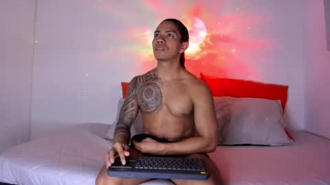 Snapshot of j_musiry chatting on October 23, 1:53 am i am juan musiry independent model online show from October 23, 1:53 am