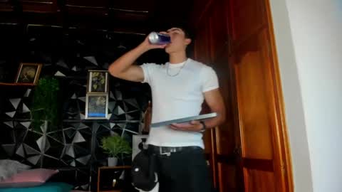 Jackson online show from March 29, 9:04 pm