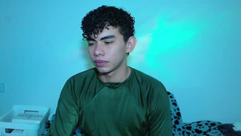 javi15  online show from December 29, 6:24 am