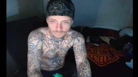 showingitoff online show from February 25, 7:42 am