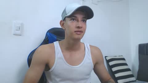 Hi guys im new 3 online show from February 10, 8:02 pm