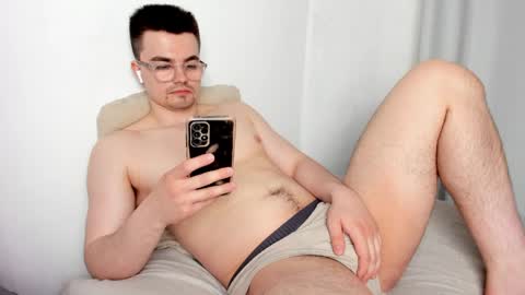 Hey there Im Jame online show from April 6, 6:52 pm