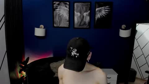 james_adamss_ online show from December 18, 1:07 pm