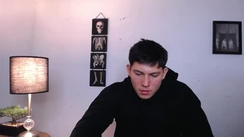 james_cr online show from November 22, 2:33 am