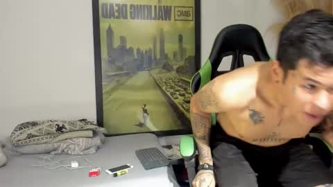 Jamesinked  online show from January 6, 11:53 pm