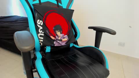 Jamess hott online show from December 19, 4:35 pm