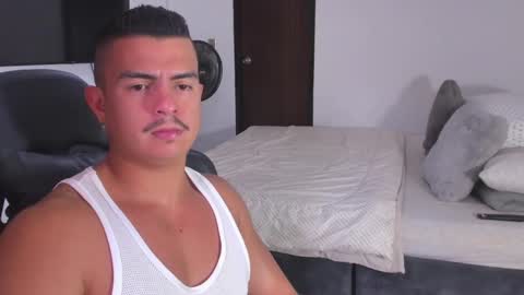 JBrooksXx online show from January 28, 8:47 pm