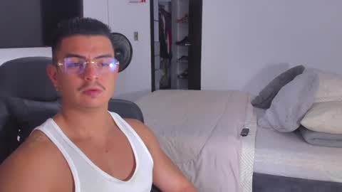 JBrooksXx online show from January 14, 8:15 pm