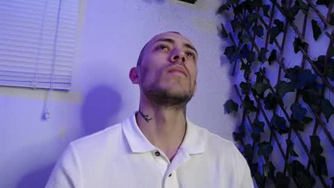 JKing  online show from December 19, 10:42 pm