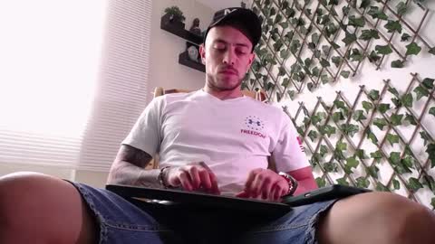 JKing  online show from February 20, 9:09 pm