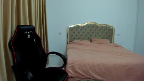 Snapshot of javicute4u chatting on October 23, 9:07 pm Javi online show from October 23, 9:07 pm