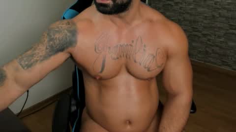 JaxonHunk online show from January 18, 9:50 pm